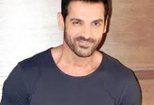 اداکار جان ابراہم کے ہم شکل نے سوشل میڈیا پر دھوم مچادی